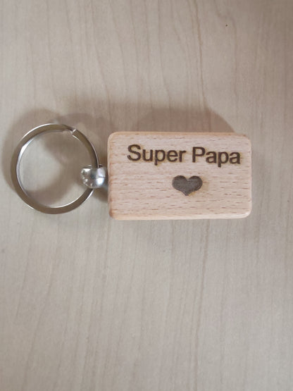 Porte-clés en bois gravé personnalisable – Cadeau artisanal